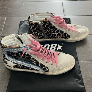 GOLDEN GOOSE Slide 6